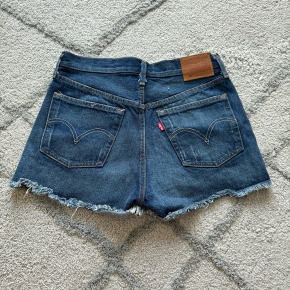 Levi’s 501 denim jean shorts high rise cut offs button fly 27 - Picture 4 of 10